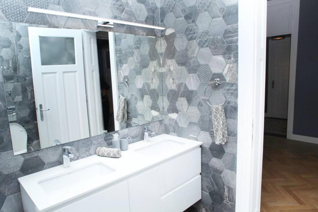 *Citadel* 2Br - City Center Sofia Ngoại thất bức ảnh